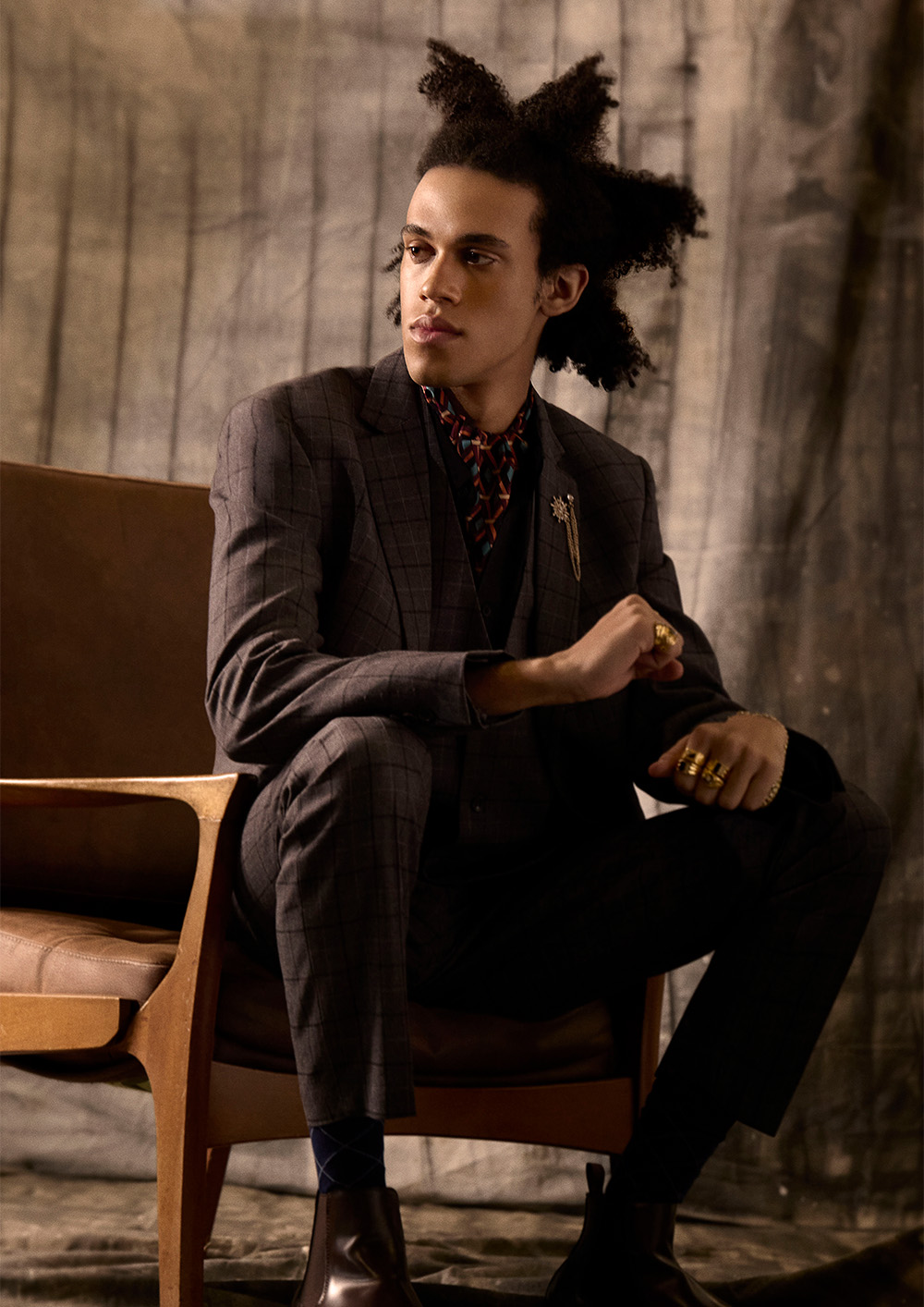 Black Sculptural Afro Hairstyle – Sara Allsop – Frank Lucas 1971 Collection
